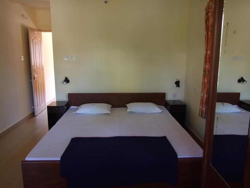 Empire Guest House كالانغيُت المظهر الخارجي الصورة